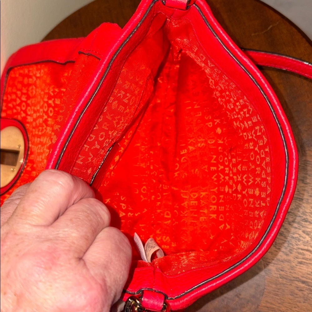 Kate Spade  Crossbody Bag  quilted leather  Red  turn lock  chain strap detail - Picture 15 of 17